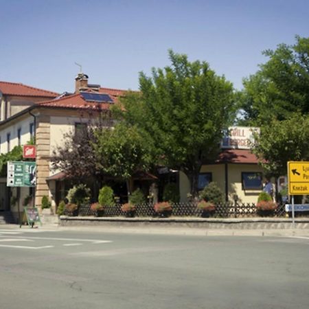 Отель Gostilna Pri Matetu Илирска-Бистрица Экстерьер фото